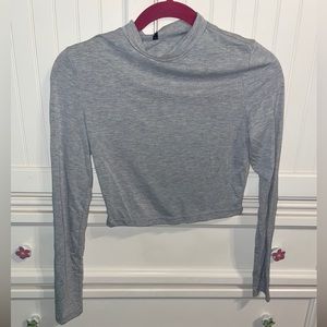 WORN ONCE- Gray long-sleeved crop top with high neck- S